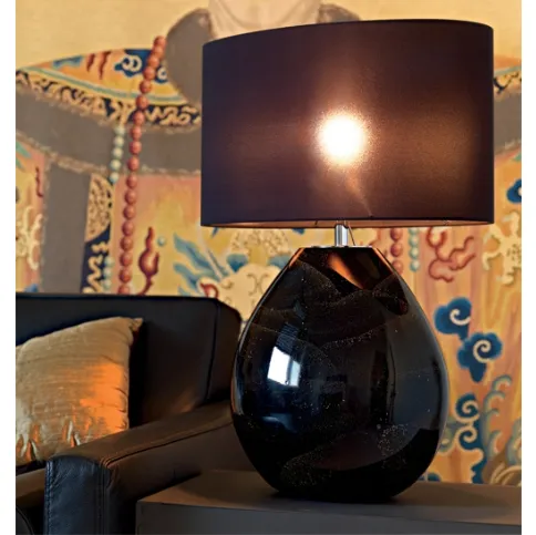 Lampada da tavolo Tosca con vaso in vetro nero e oro e paralume in tessuto di Le Fablier