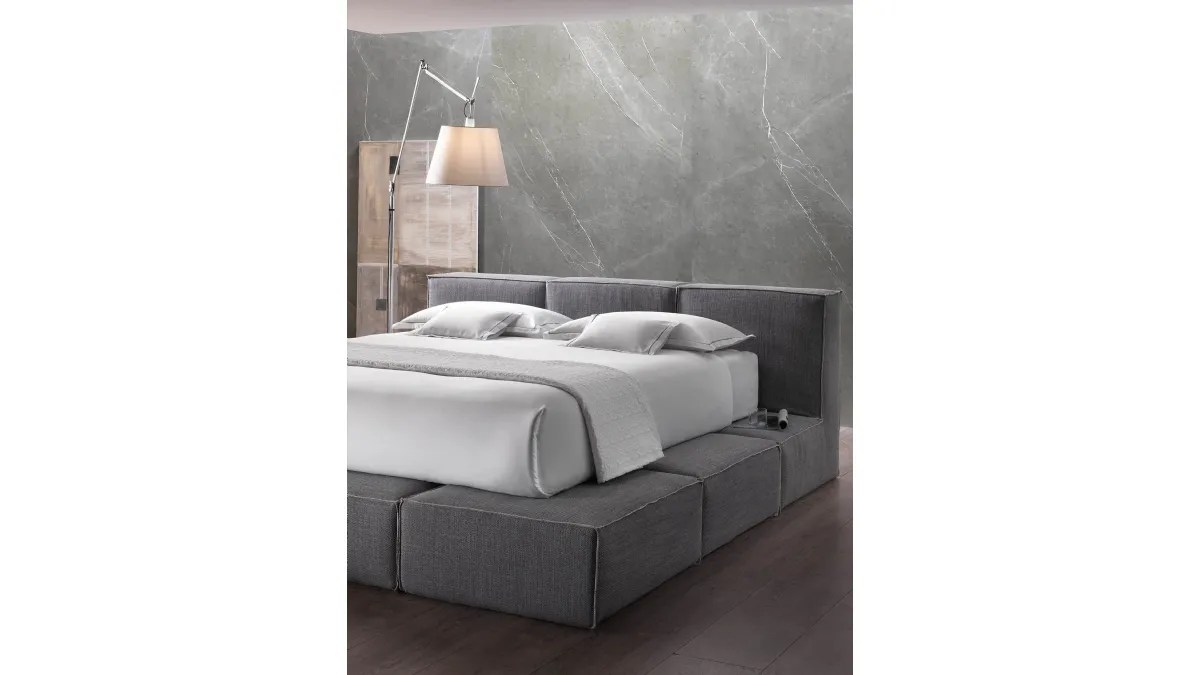 Letto di design in tessuto imbottito Designer QB di Altrenotti