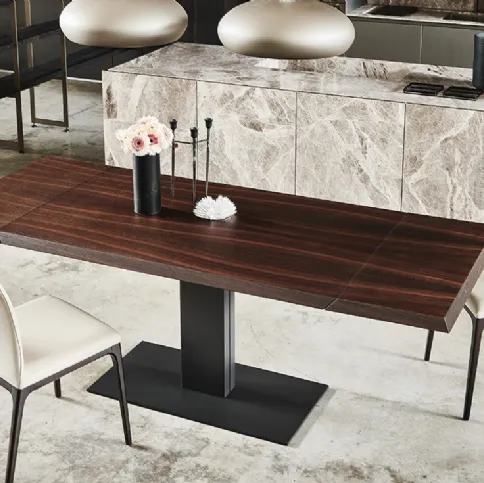 Tavolo allungabile con base in metallo e piano in legno Elvis Wood Drive di Cattelan Italia