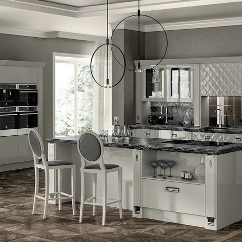 Cucina Classica Exclusiva con anta Glamour di Scavolini