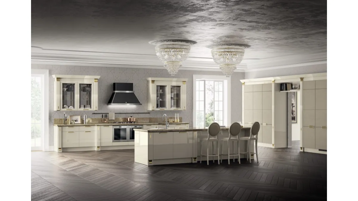 Cucina Classica Exclusiva in laccato lucido Panna Porcellana di Scavolini