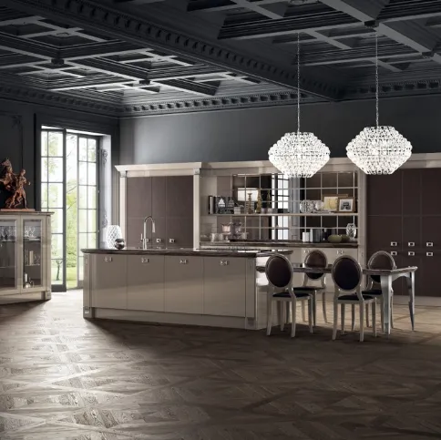 Cucina Classica Exclusiva in laccato lucido Visone di Scavolini