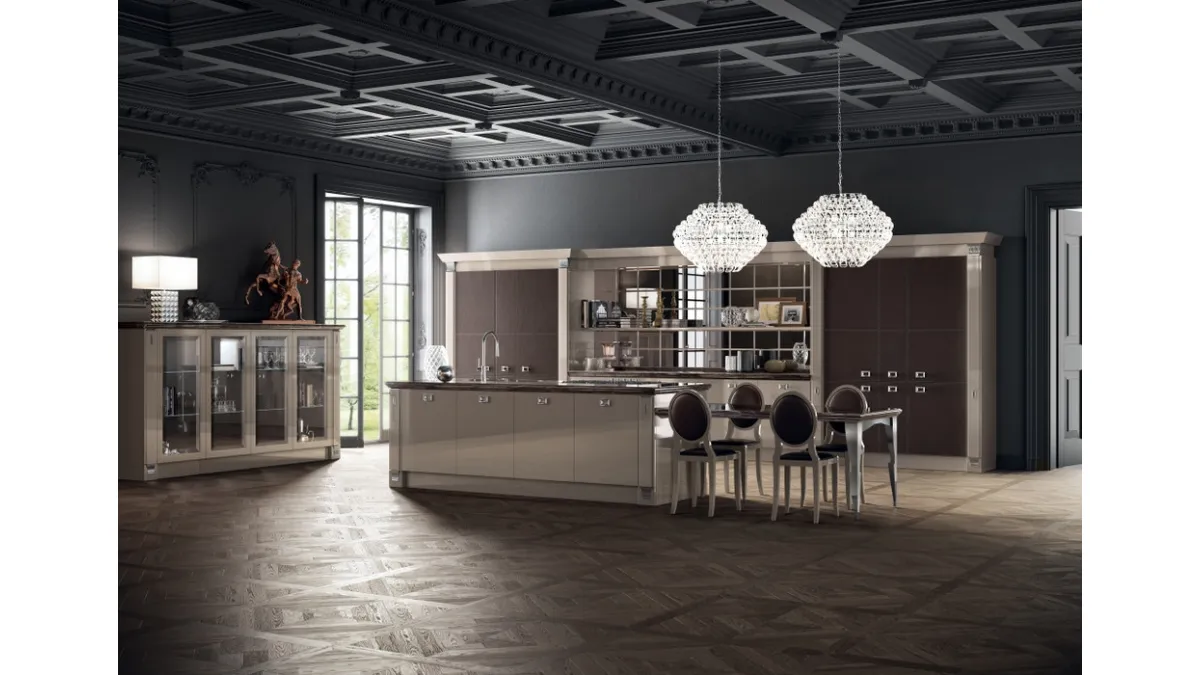 Cucina Classica Exclusiva in laccato lucido Visone di Scavolini