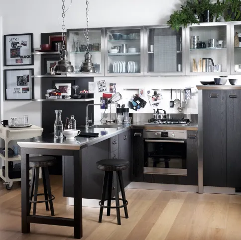 Cucina Moderna Diesel Social Kitchen in Rovere laccato Tempera Black di Scavolini