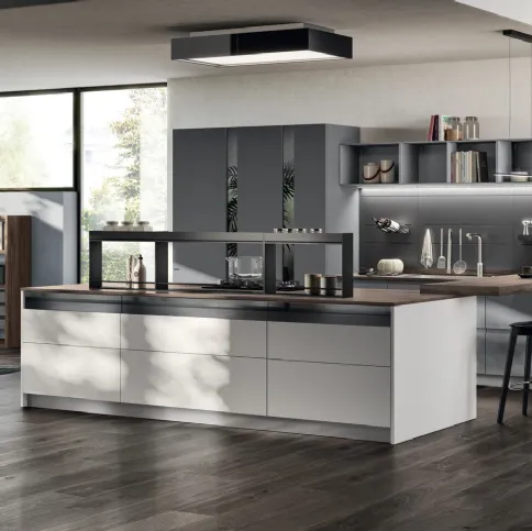 Cucina Moderna con isola e penisola Motus in laccato Grigio Airone e Grigio Vulcano di Scavolini