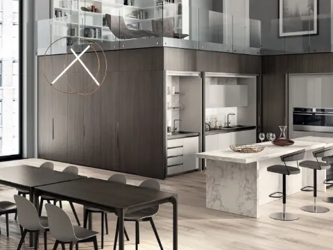 Cucina salvaspazio con isola centrale Boxi 04 in laccato lucido Grigio Chiaro di Scavolini
