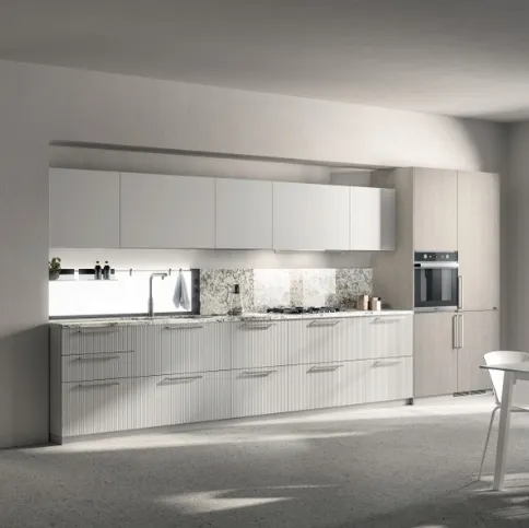 Cucina su misura Musa in laccato dogato opaco Grigio Airone e decorativo Oriental Light di Scavolini